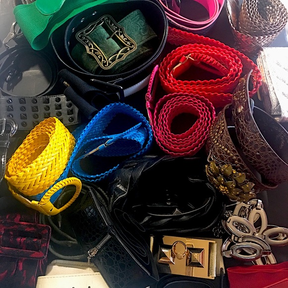 26 belts size large and medium almost every color - Picture 1 of 4